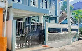 Triyoga Homestay Syariah Redpartner  2*